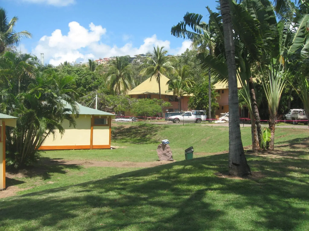 Nomads Airlie Beach