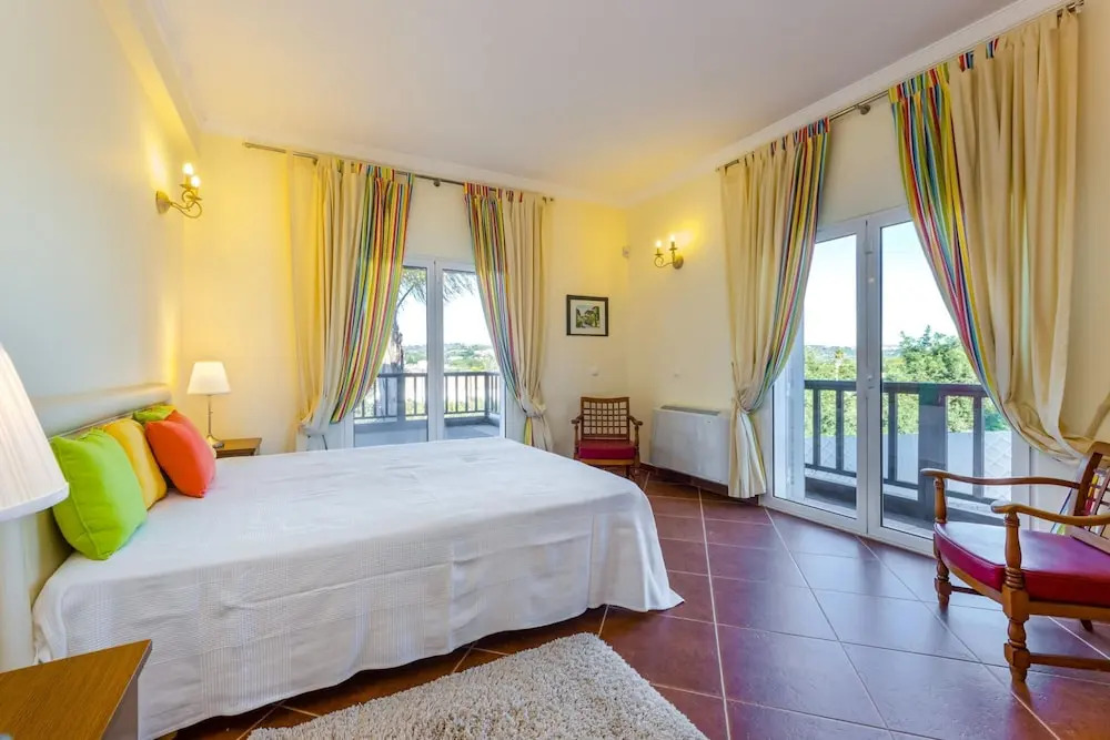 Villa Amarela