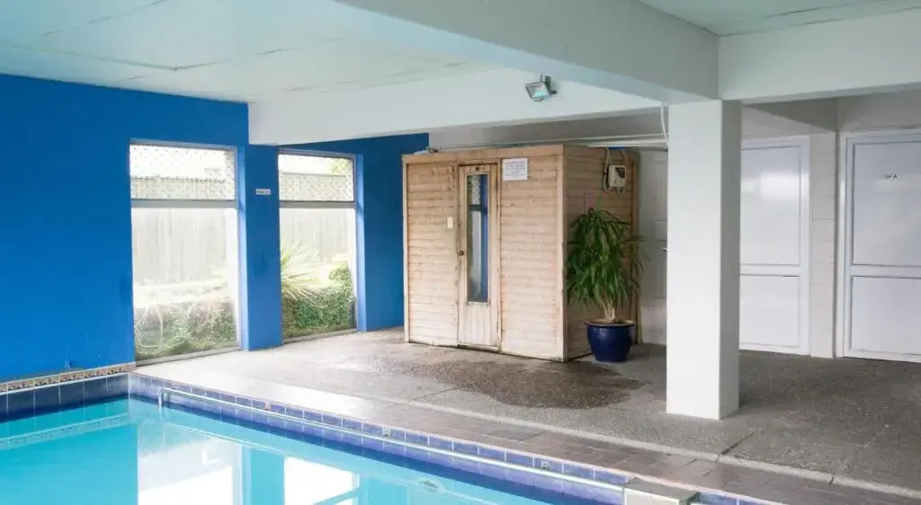 Absolute Lake View Motel