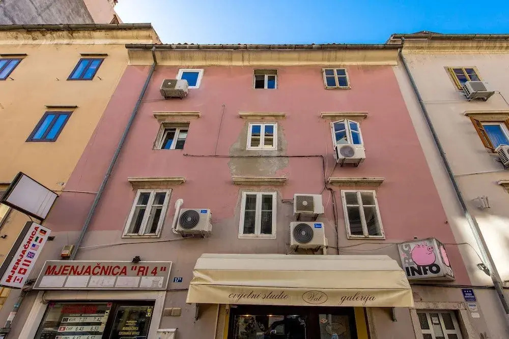 Small, sweet & cosy apartments