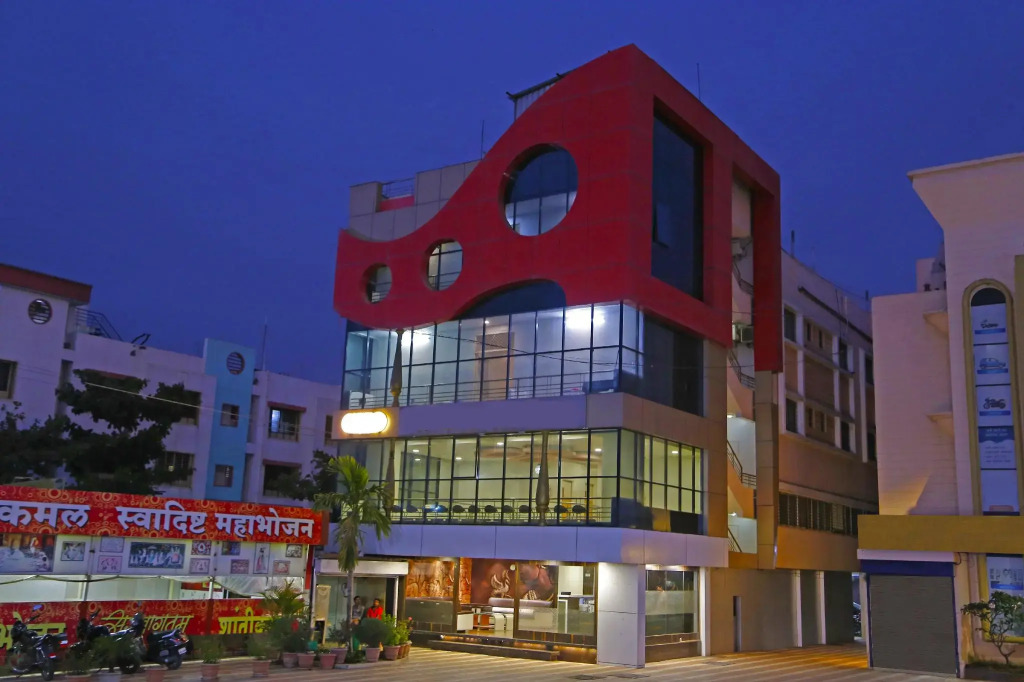 Hotel Sai Country Inn