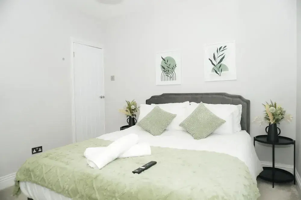 3 Bed-sleeps 7-garden-parking-town Centre