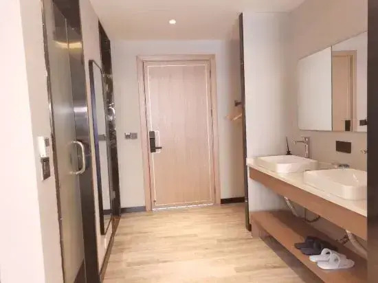 Yinxi Linjiang Homestay (Phoenix Ancient Town Tuojiang Yunqiao Branch)