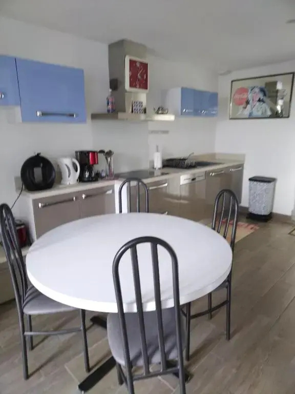 ANGLET appt maison à 2 kms des plages et de Biarritz