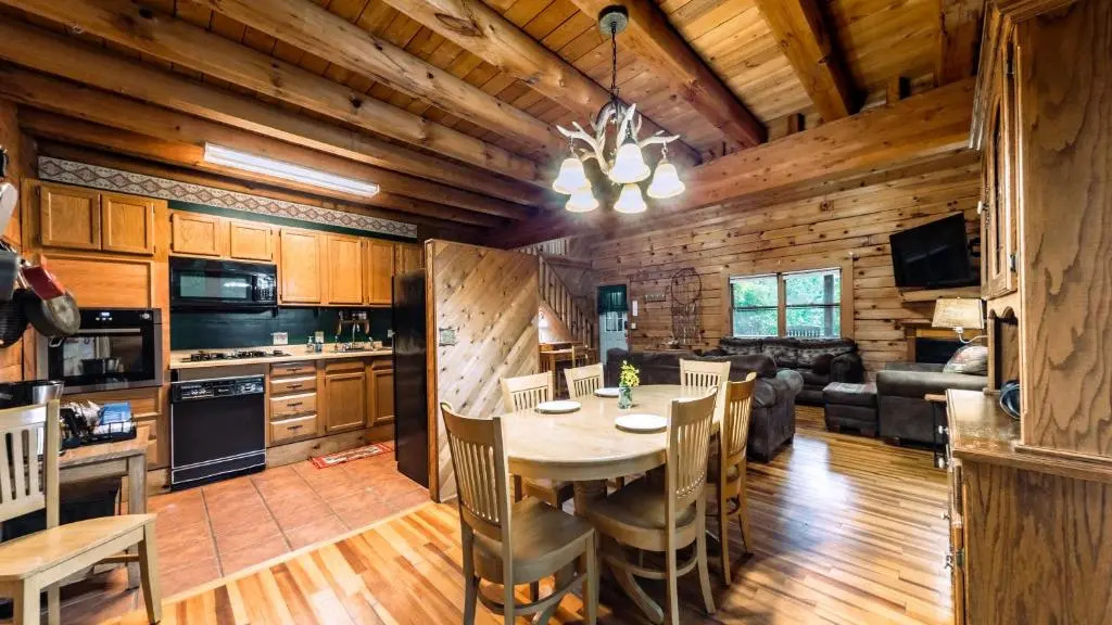 Log Cabin Motor Court