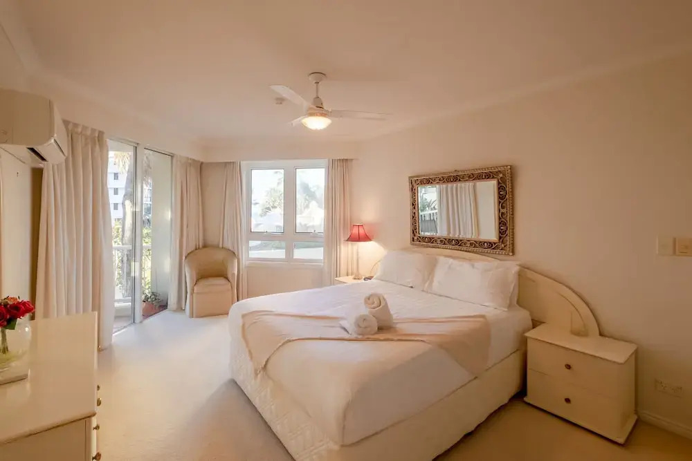 Resort-Style Apartment Opposite Beach