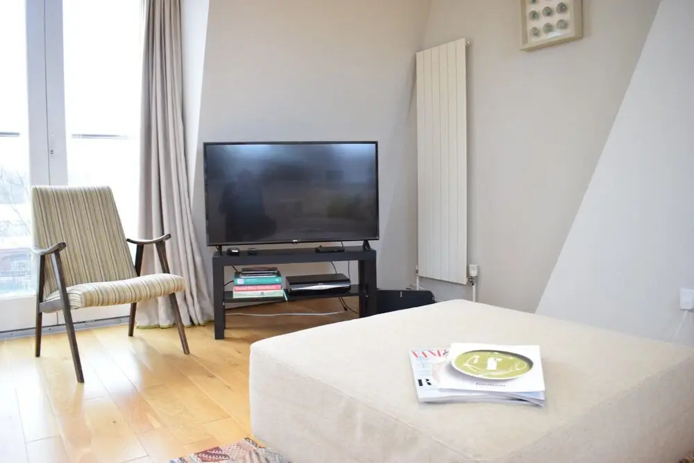 2 Bedroom Apartment In Hammersmith Grove