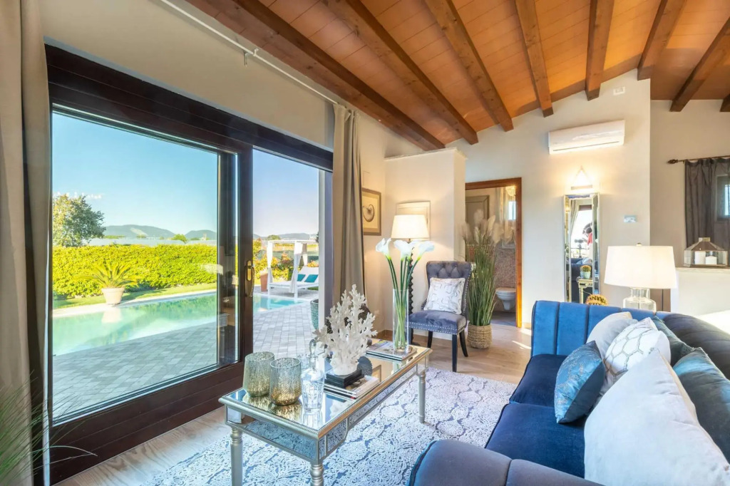The Luxury Beach Villa