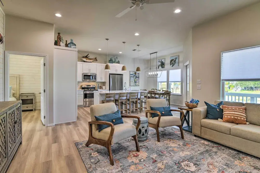 6 Mi to Beach: Rockport Home w/ Pool Access!