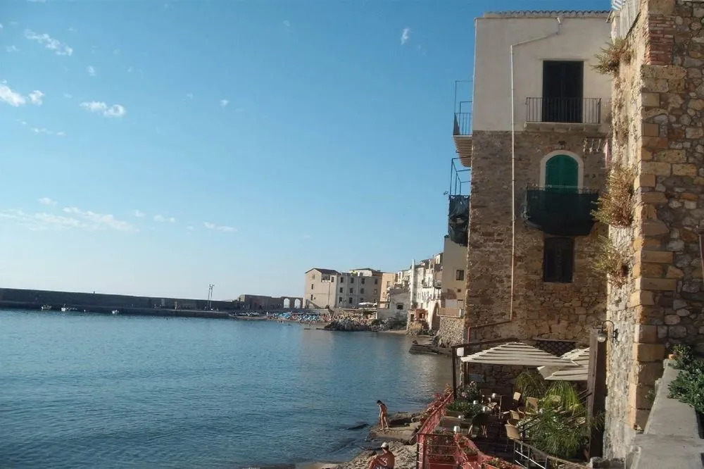 Kefalè House