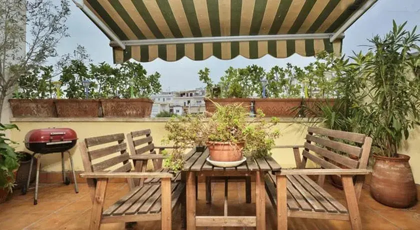 Penthouse Carrer de lHort by HelloApartments