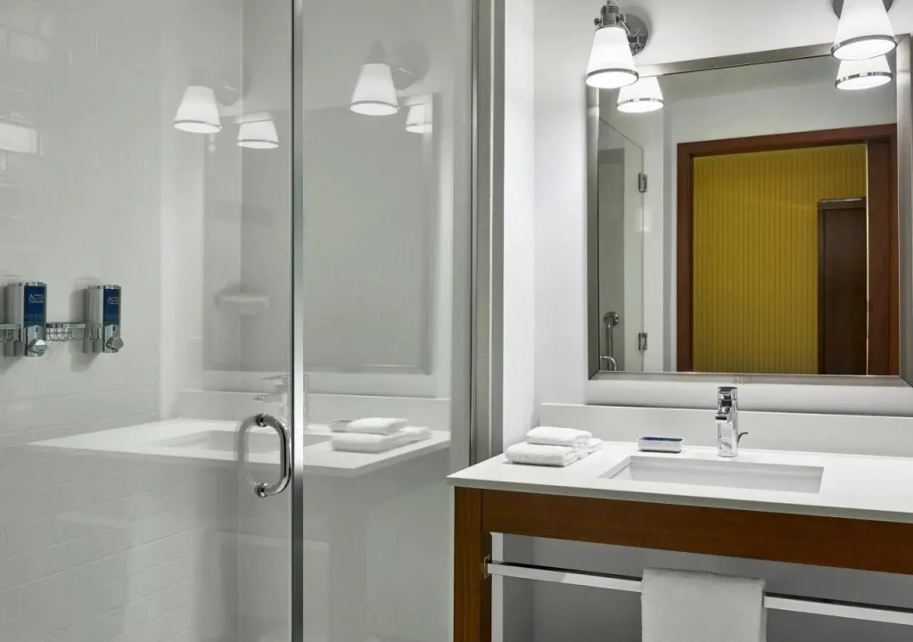 Four Points by Sheraton Fargo Medical Center