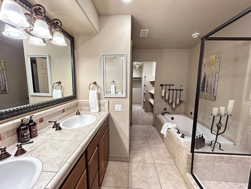 Victorian Chateau Retreat 3 Bedroom Townhouse