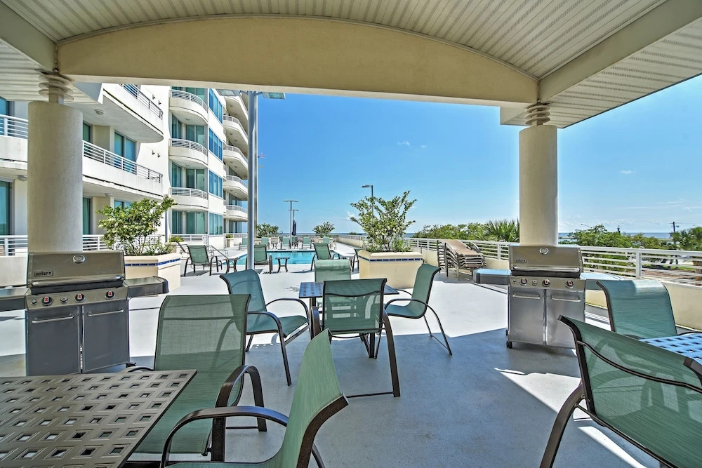 Beachside Biloxi Club Condo: Balcony w/ Ocean View