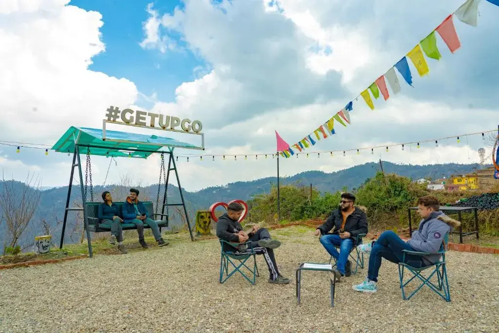 Lushtree Backpackers - Hostel & Cafe