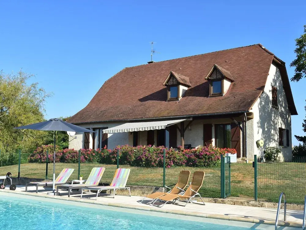 Comfortable Villa Near Alvignac With Private Swimming Pool and Stunning View