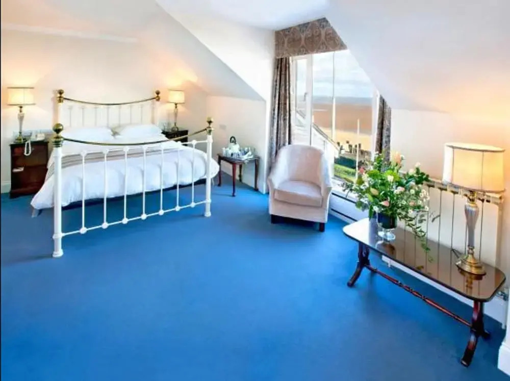 Kingsway Hotel