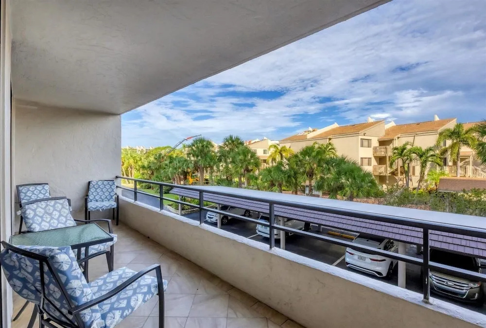 Anchorage Resort 2 Bedroom Condo 2nd Floor, Community Pool 0883