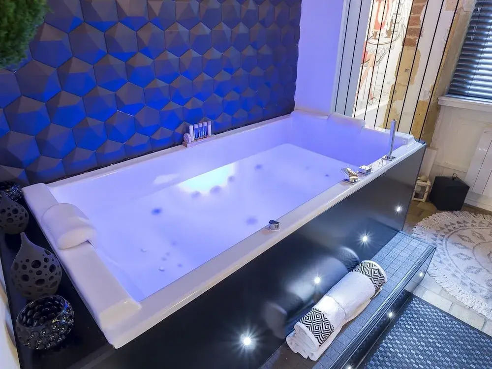 Host Inn Coeur Vieux Lyon & SPA