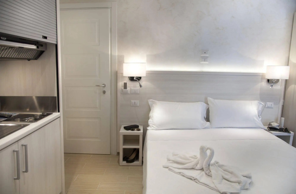 Marina Beach Suite Hotel