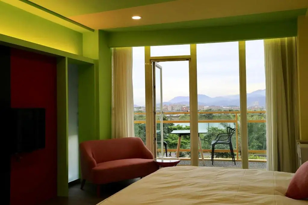 The Riverview Retreats