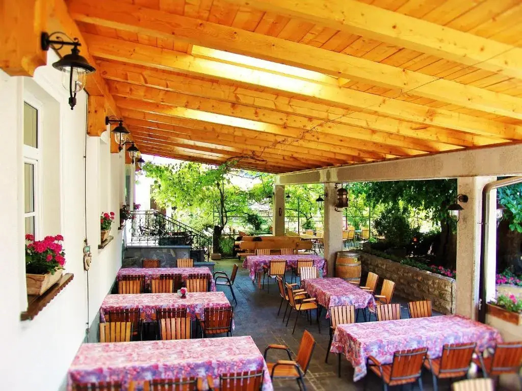 Stara lipa Tašner Rooms with Free Parking & Kitchen & Garage