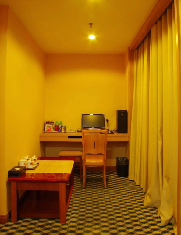 Hong Bao Fashion Hotel(Changan Vanke Wanda)(鸿宝时尚酒店（长安万科万达店）)