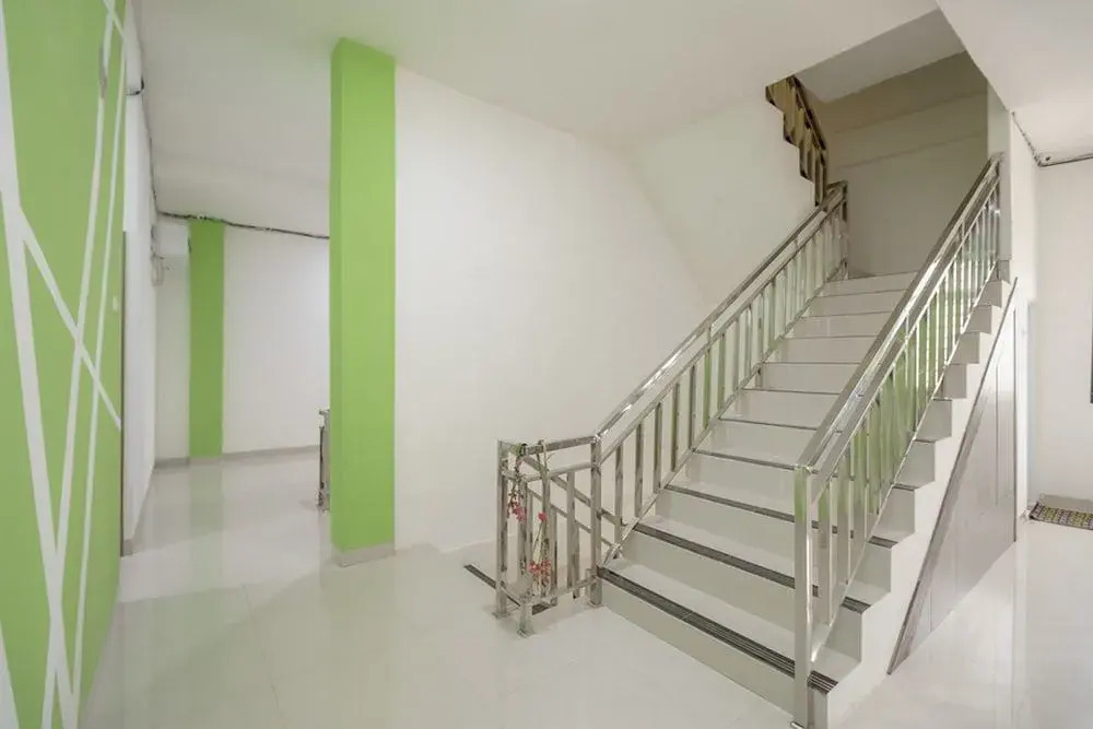 RedDoorz Plus at Grand Tara Homestay Palembang
