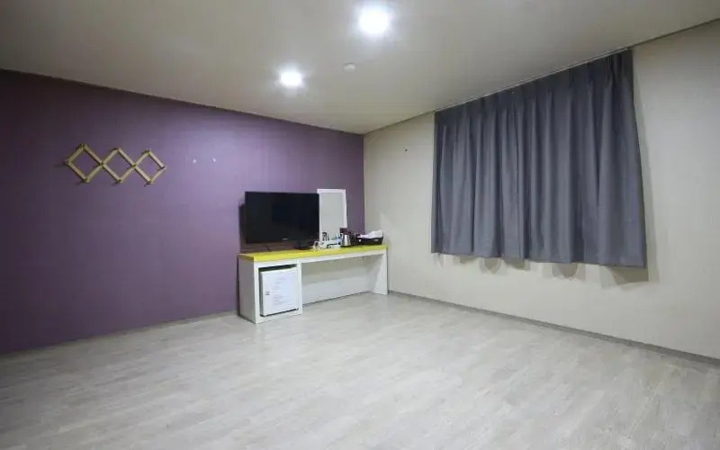 Q Motel Wanju