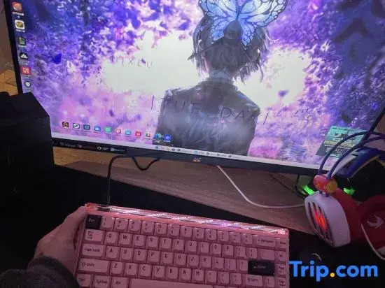Wanyiba Esports Hotel (Shenzhen Luohu Hongling Metro Station Store)