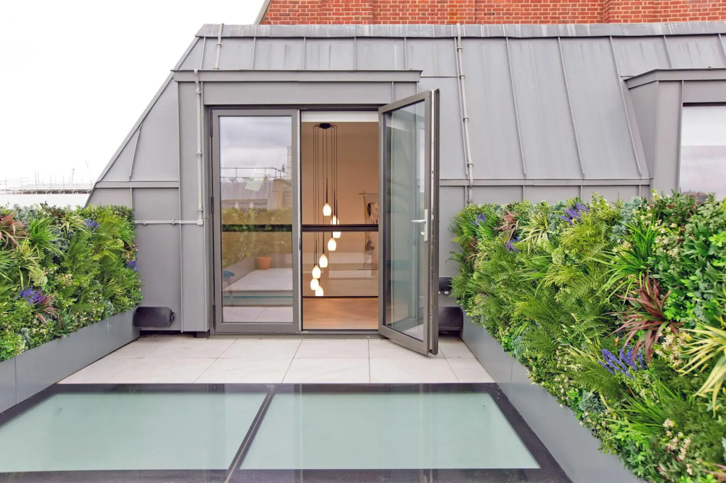 3-bed Rooftop Penthouse