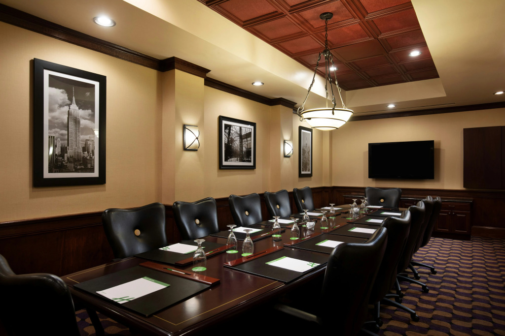 Holiday Inn Clark - Newark by IHG