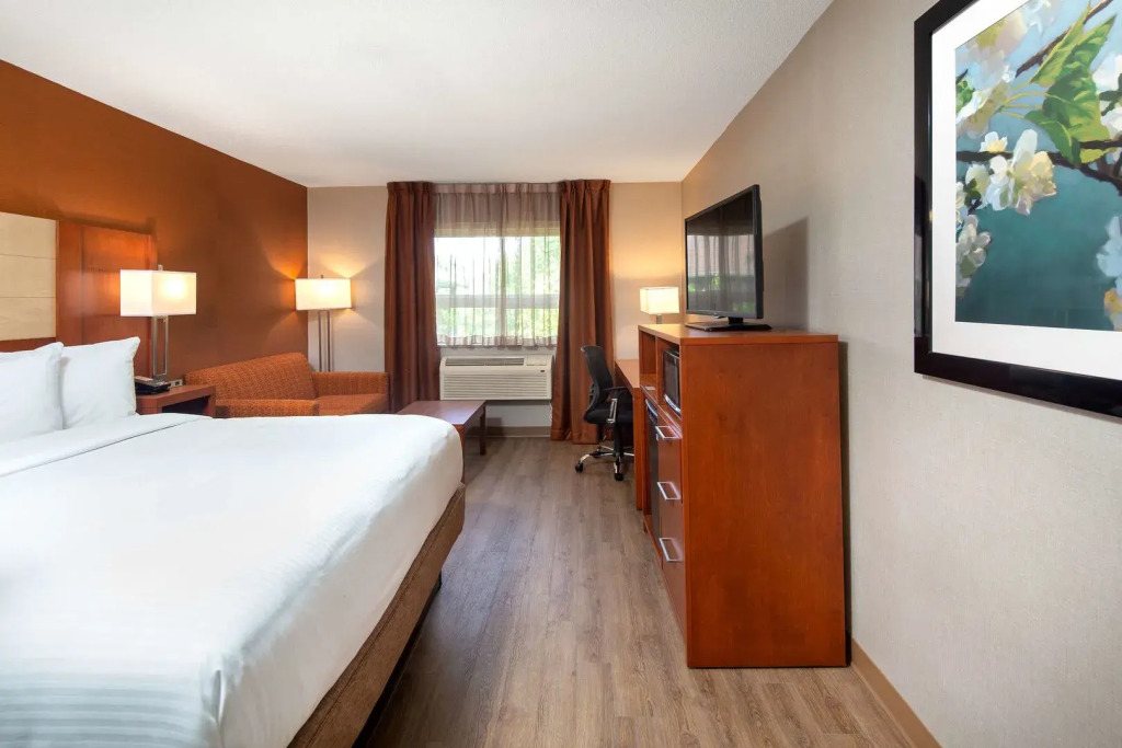 Hotel Richmond Hill ON North