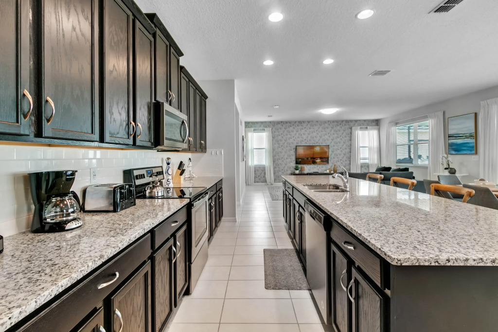 5 Bedrooms 55 Bathrooms Solara 1760 Sp