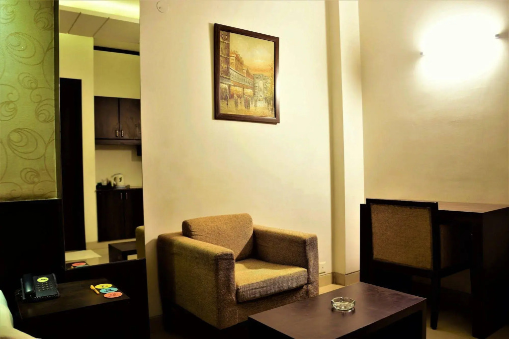 OYO Premium Sector 54