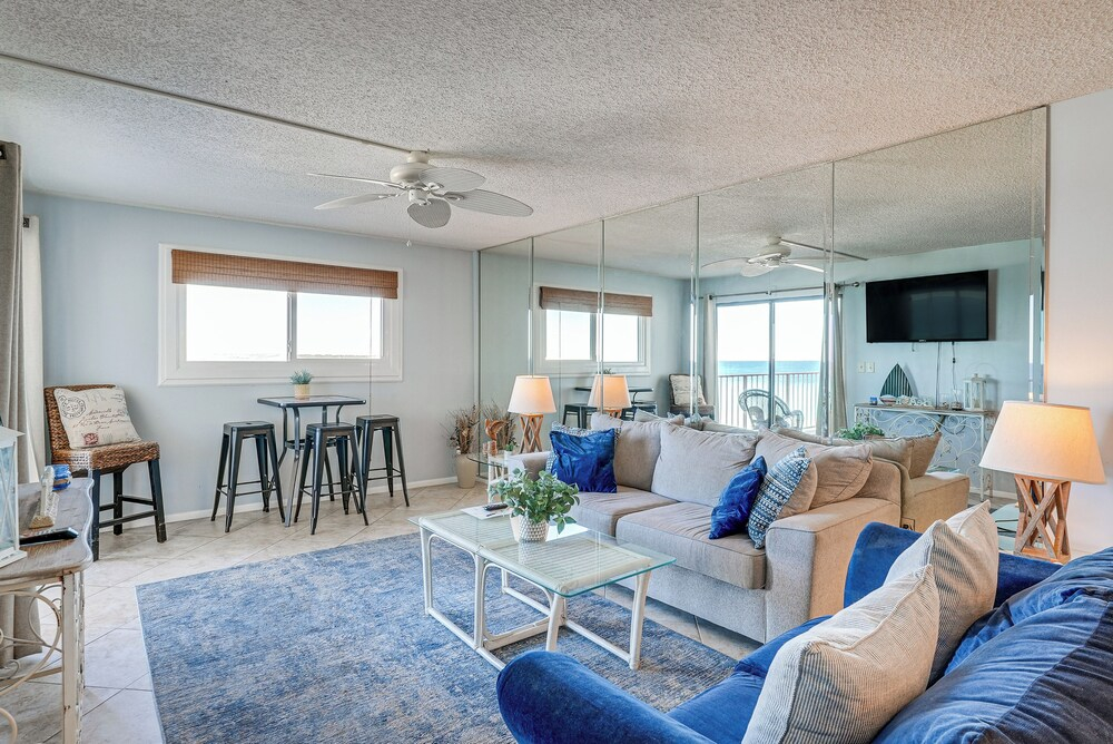 Regency Towers PCB Condo: Beach Access & 2 Pools