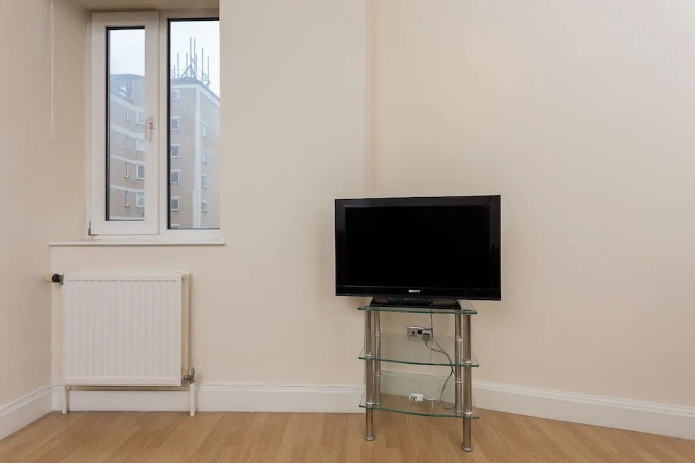 2 Bed Apartment In Kensington