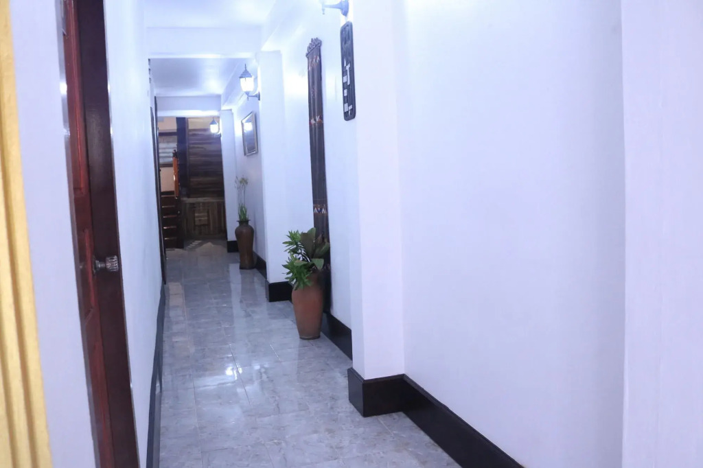 DownTown Hotel