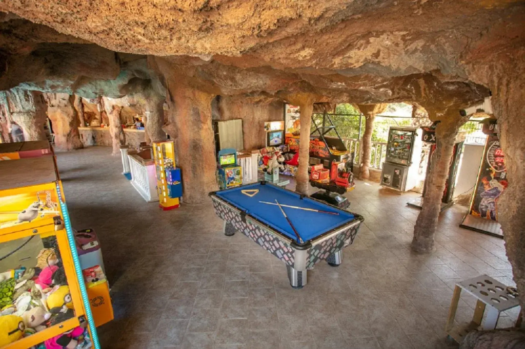 Grand Aquarium