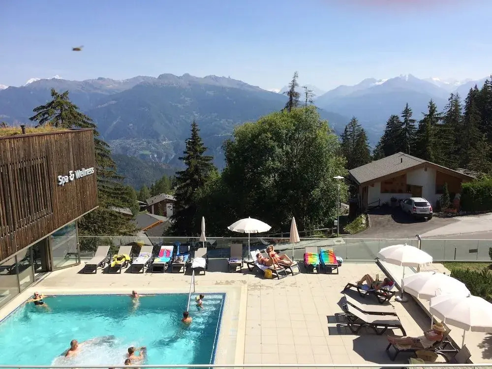Outstanding chalet for groups, south facing, breathtaking views - all year round