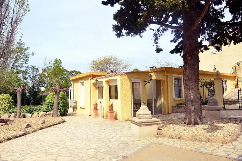House With 2 Bedrooms in Béziers, With Pool Access, Furnished Garden a