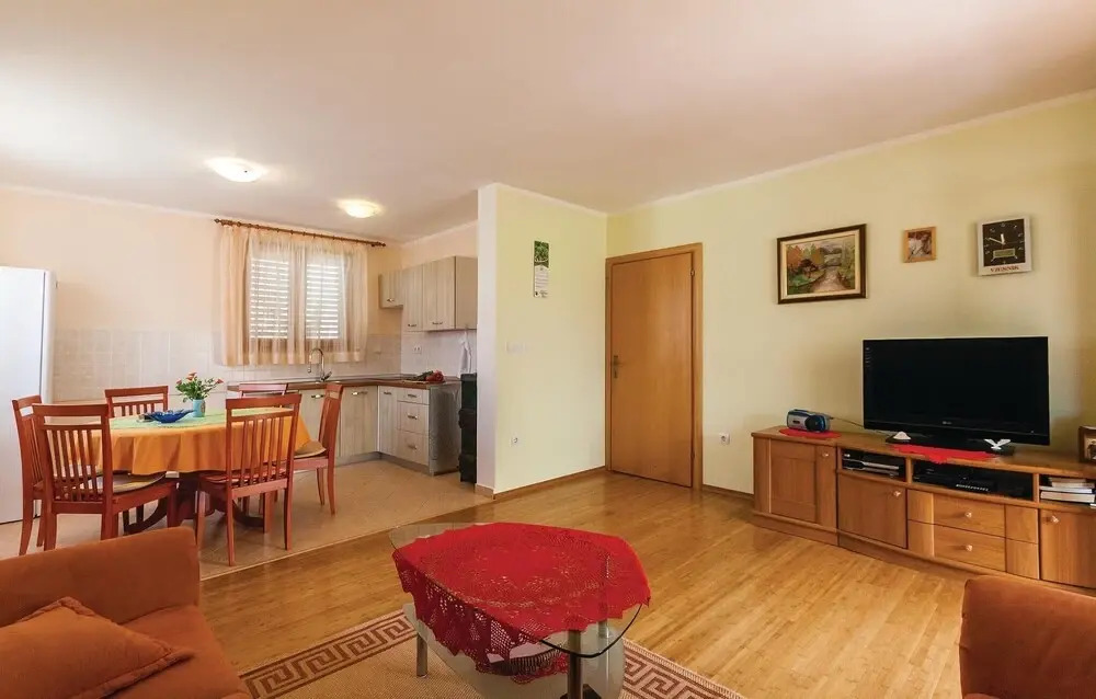 Beautiful Home in Peroj With Wifi and 2 Bedrooms