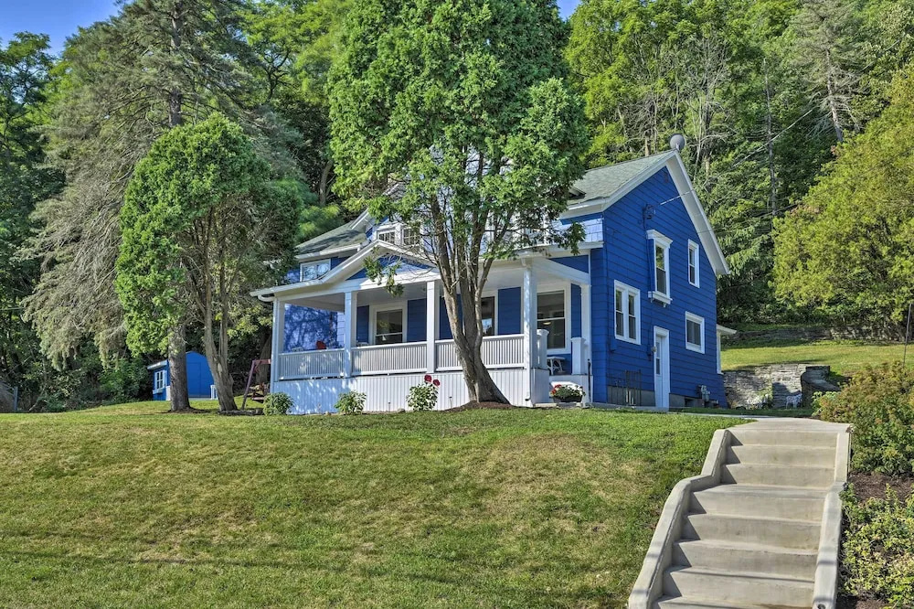 Walk to Waterfalls & Dining: Finger Lakes Escape!