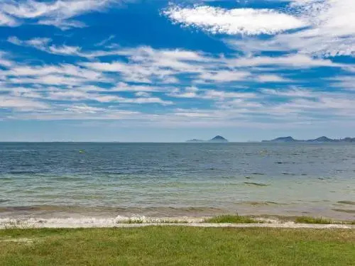3 'The Clippers' 131 Soldiers Point Road - Fabulous Waterfront Unit