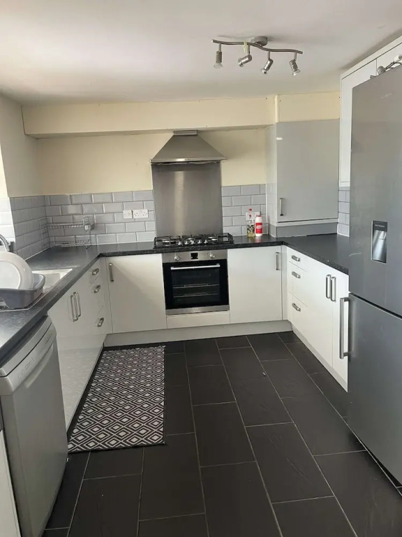 Cleeve Road House