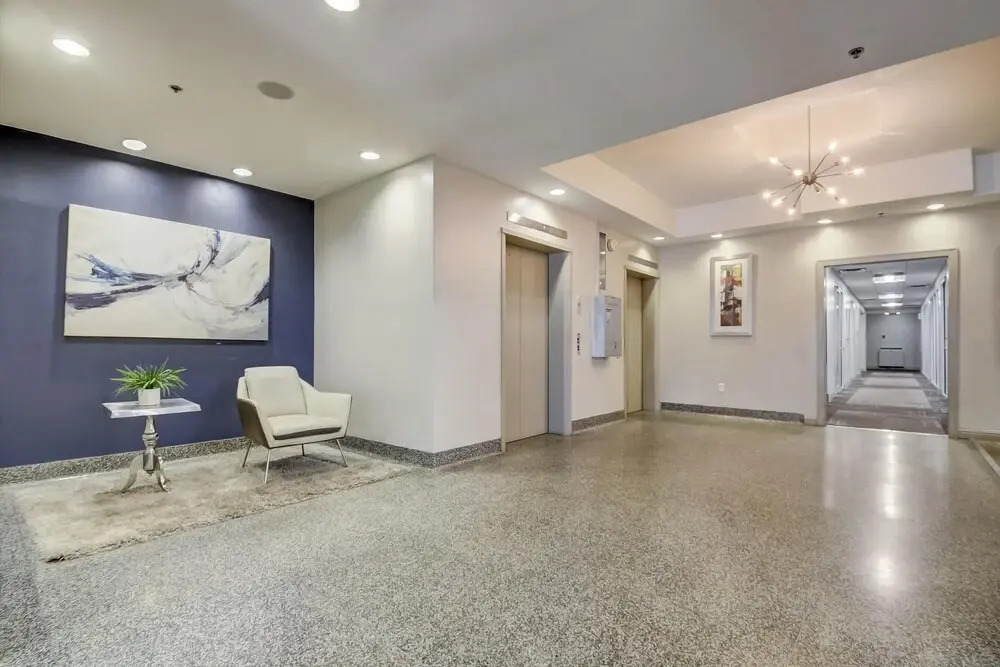 FRONTDESK Vue at 3rd St Apts Downtown Louisville
