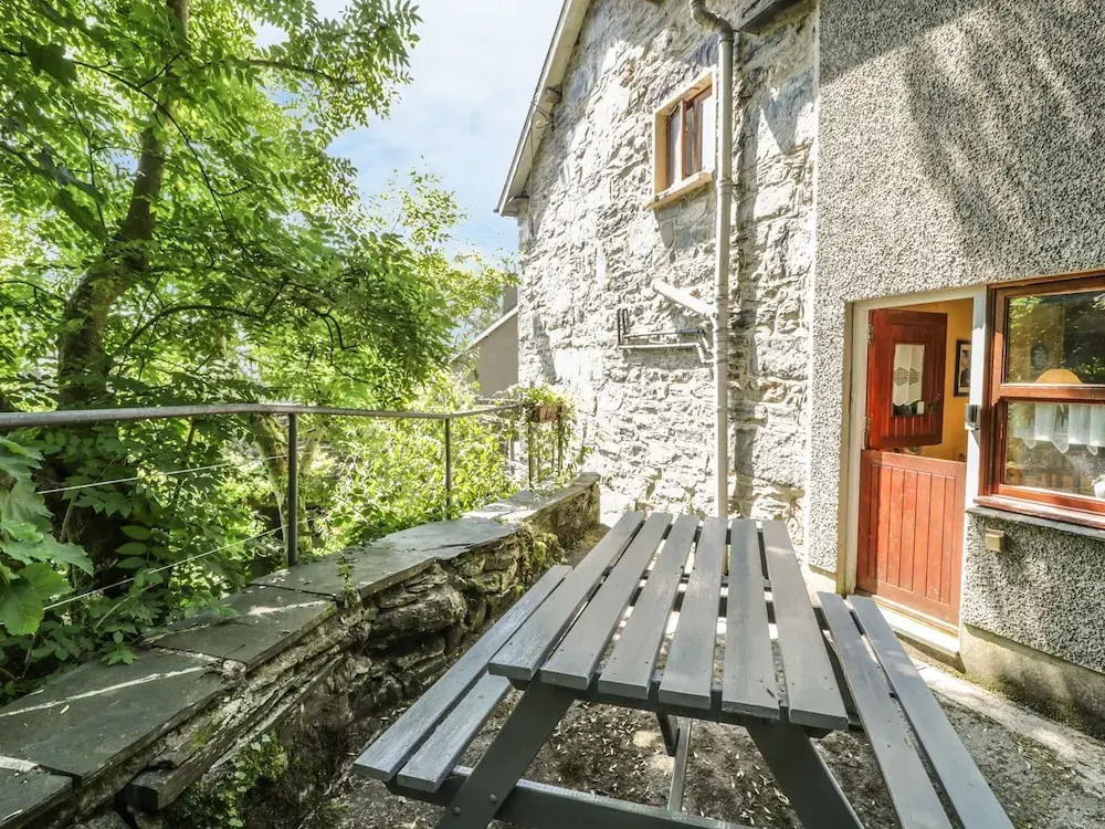 2 Waterloo Cottage
