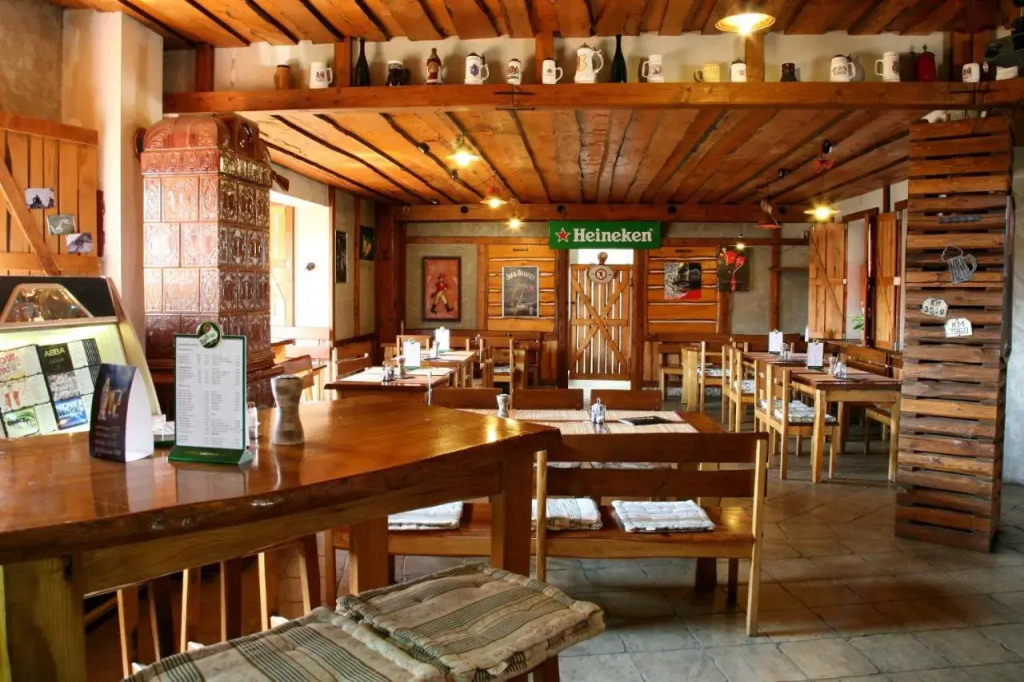Guest House Meat Heads Pub