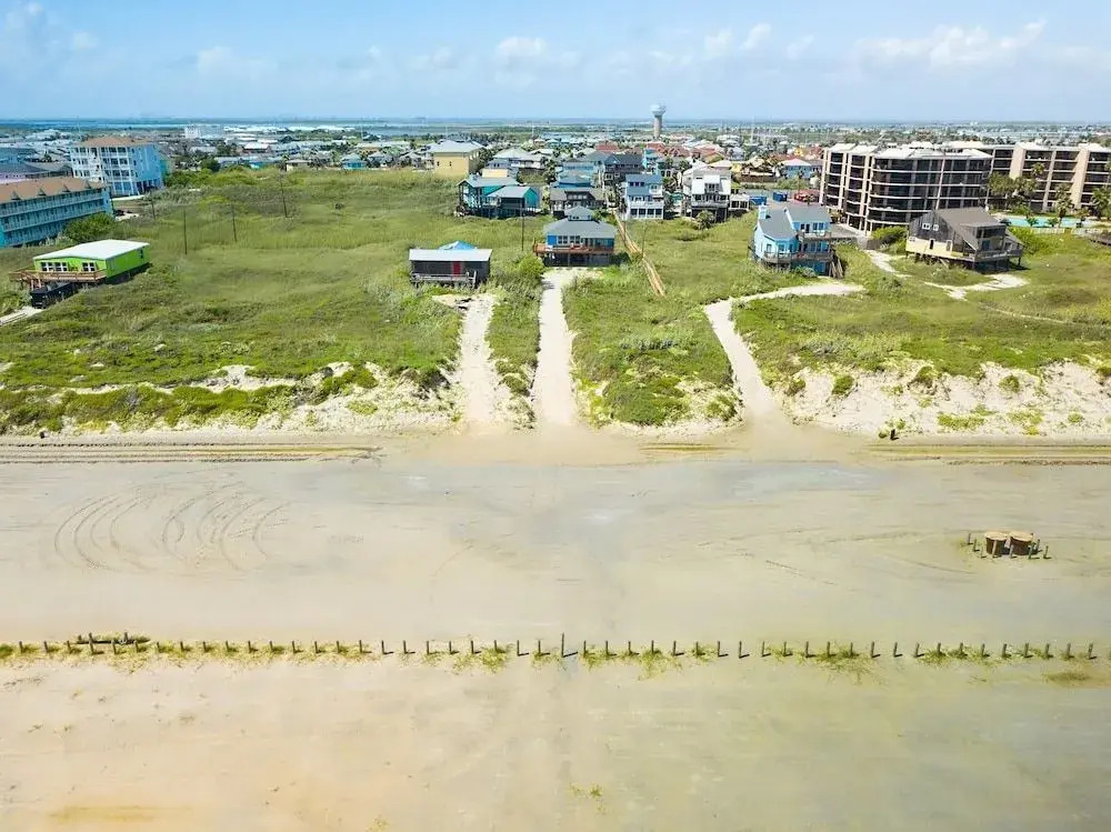 1814 On The Beach Home 4 Bedrooms 2 Bathrooms Home
