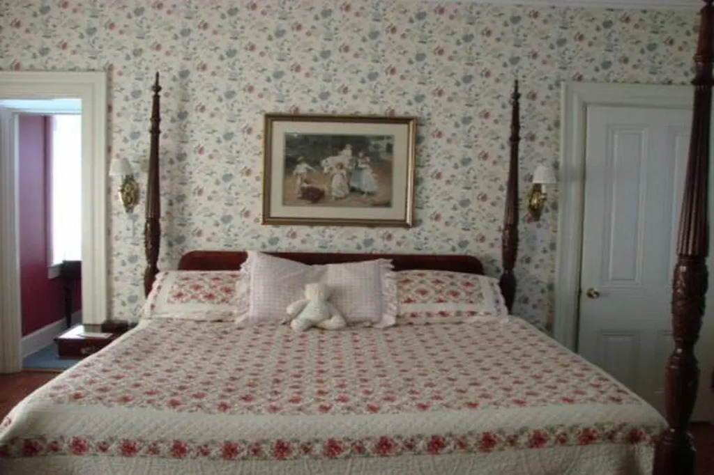 Greystone Manor Bed & Breakfast